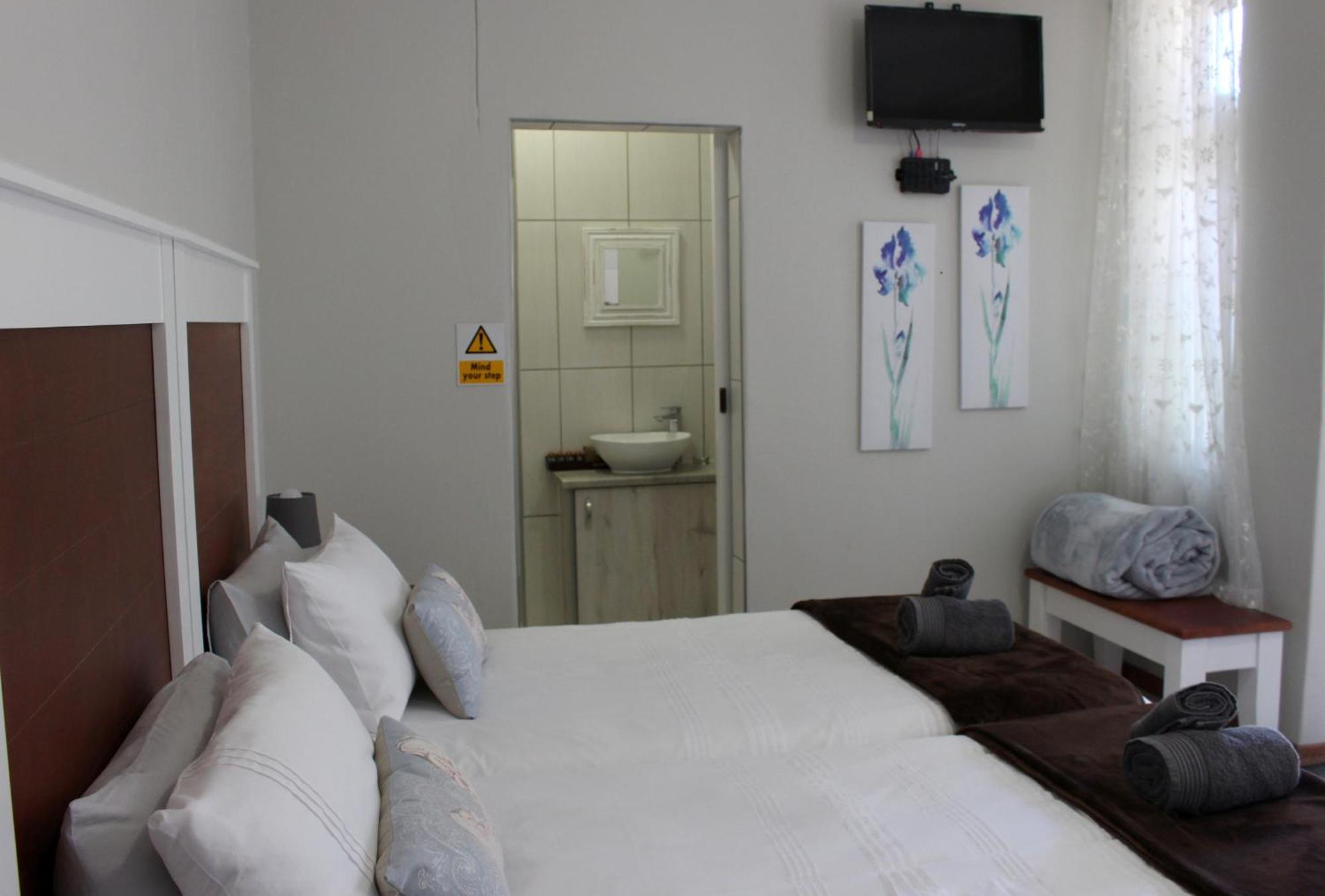 Отель Tranquility Self Catering Людериц Экстерьер фото