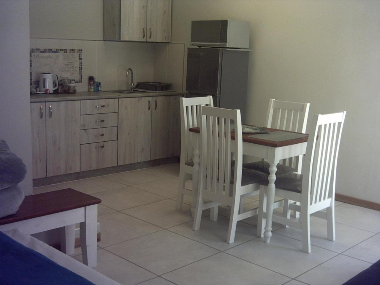 Отель Tranquility Self Catering Людериц Экстерьер фото